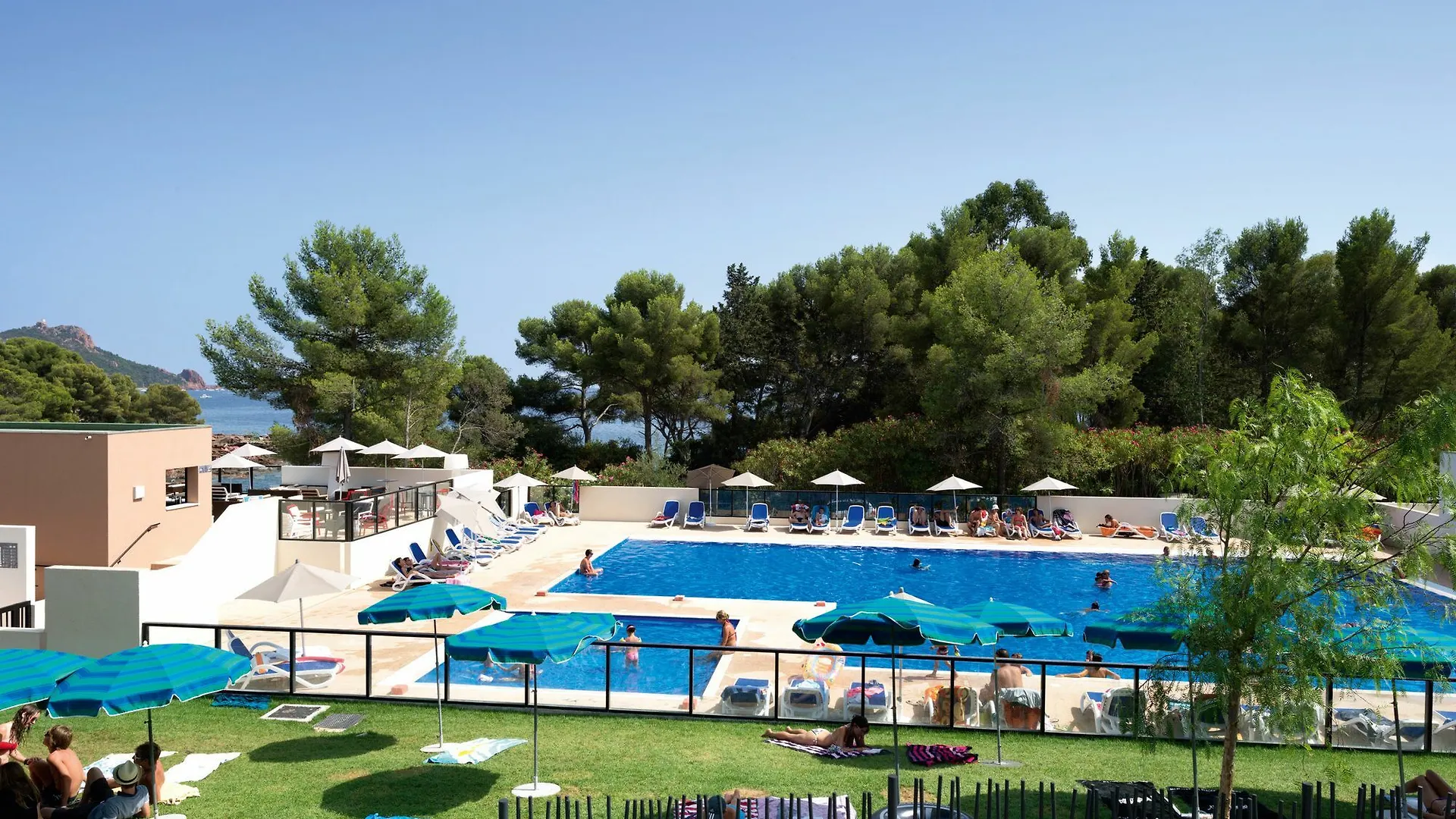 Apartment Sowell Residences Chenes Verts Saint-Raphael  France